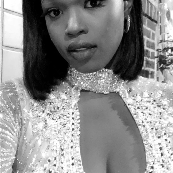 Hand made detailed dress - Picture 5 of 5